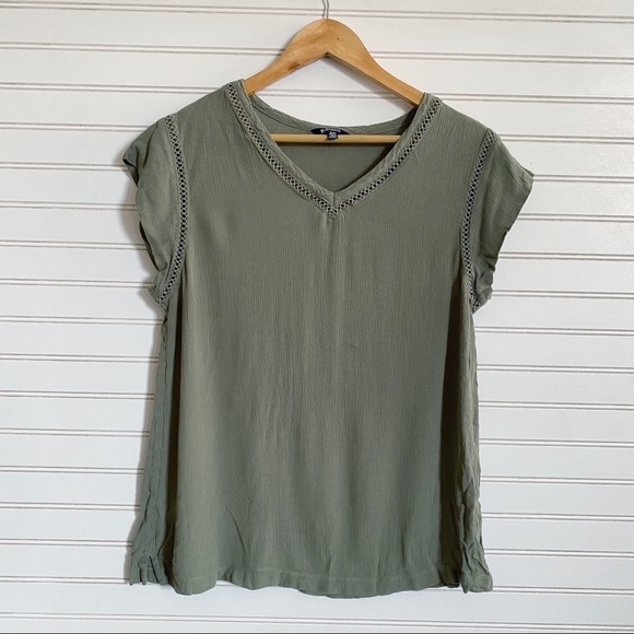 Olive v neck blouse by Buffalo David Bitton M - Picture 3 of 9